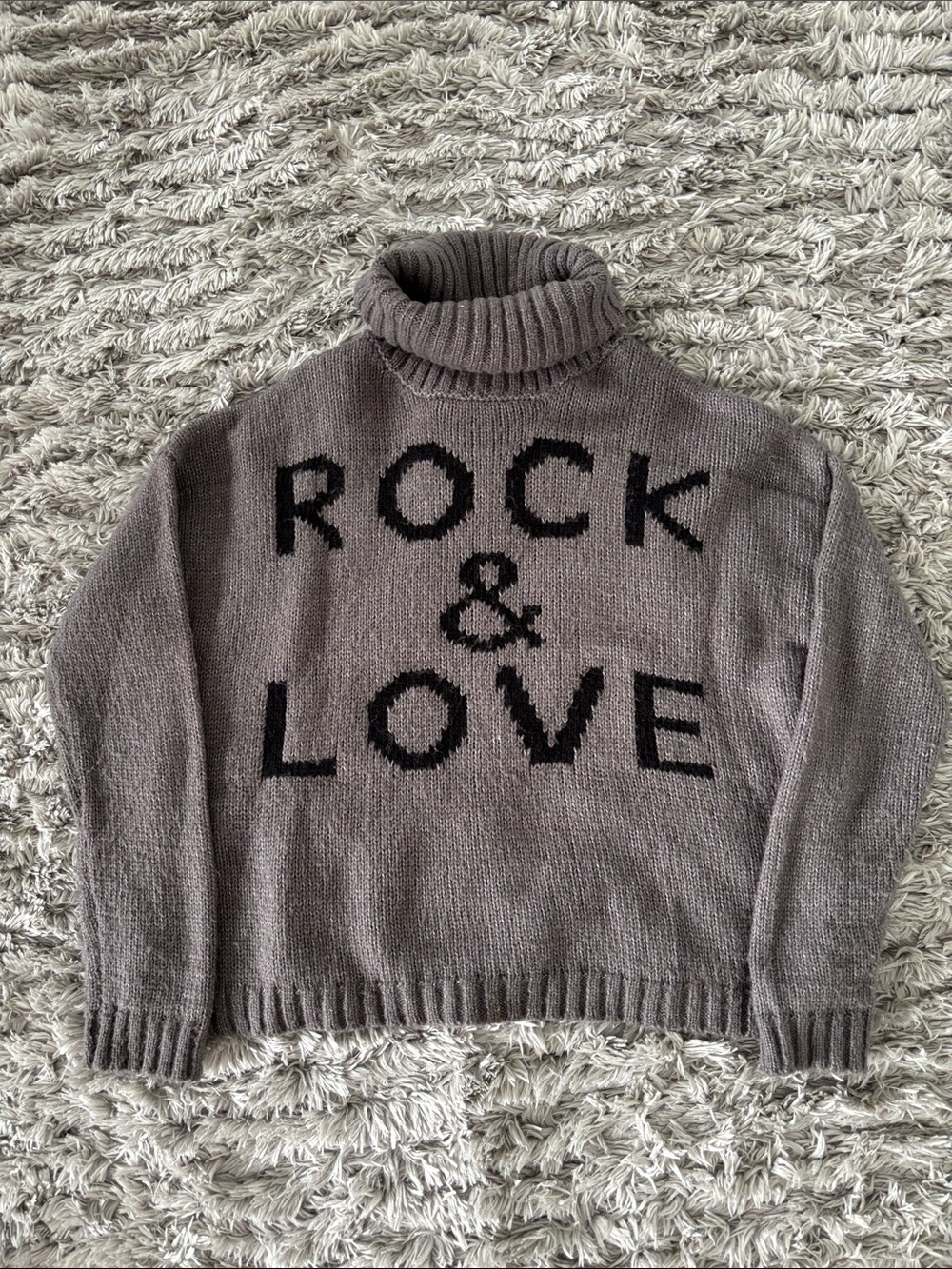 Etam Cozy turtleneck Sweater with 'ROCK & LOVE' - Grey/Black